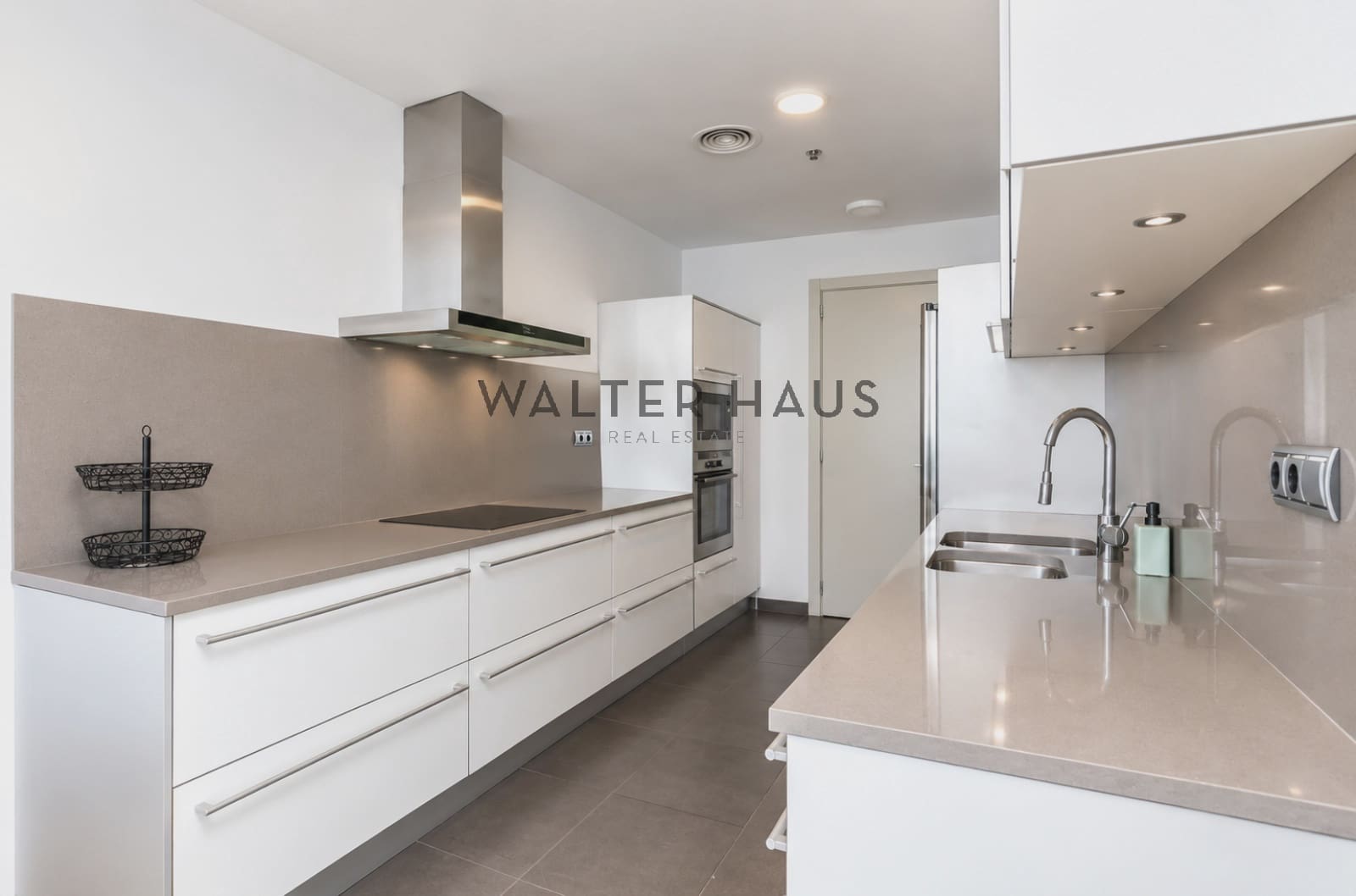 3 sovrum Takvåning att hyra i Barcelona stad med pool garage - 8 500 € (Ref: 10099430)