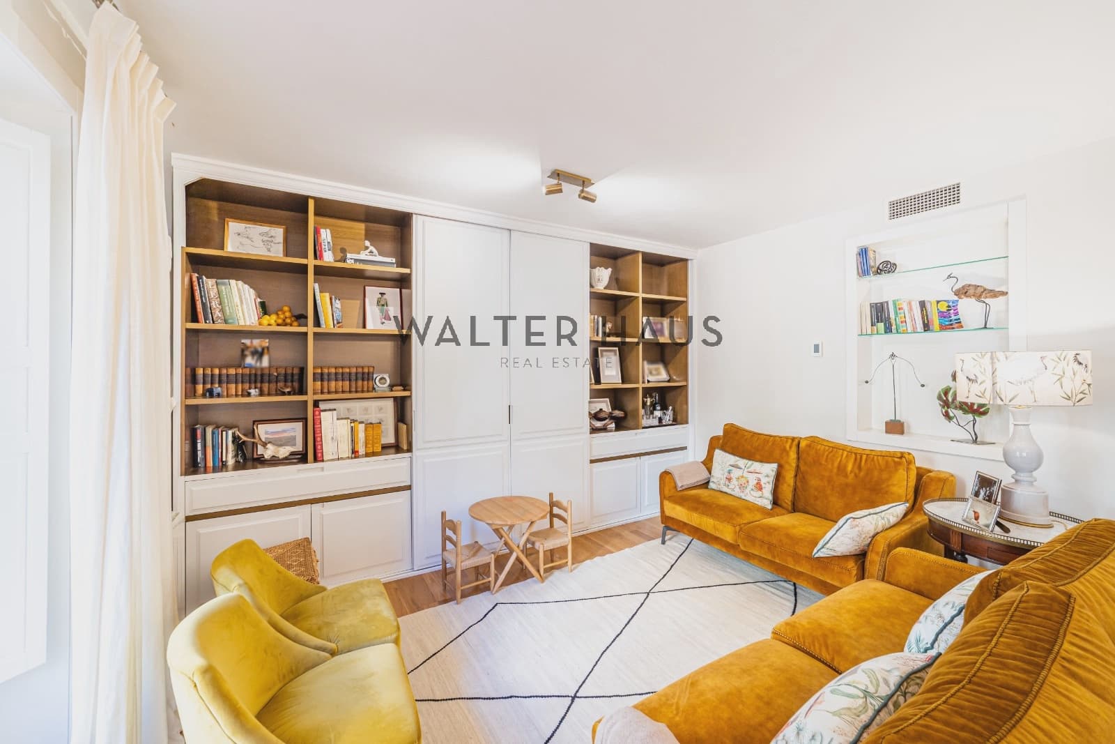 2 bedroom Flat for sale in Madrid city - € 980,000 (Ref: 10101234)