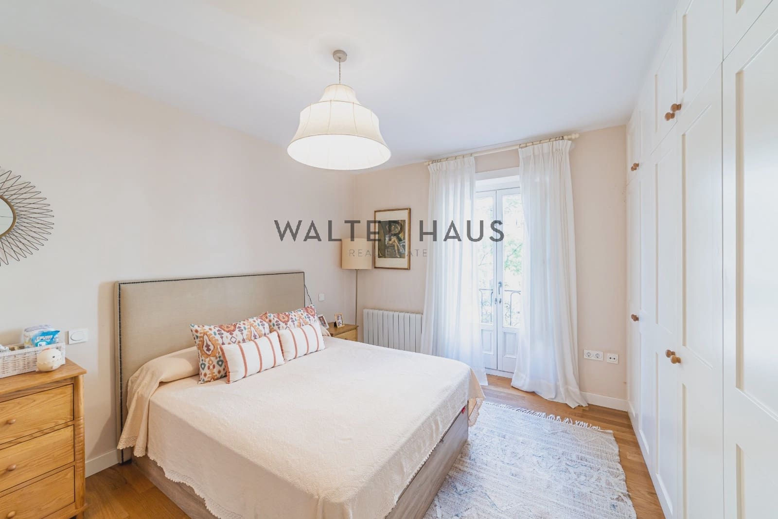 2 bedroom Flat for sale in Madrid city - € 980,000 (Ref: 10101234)