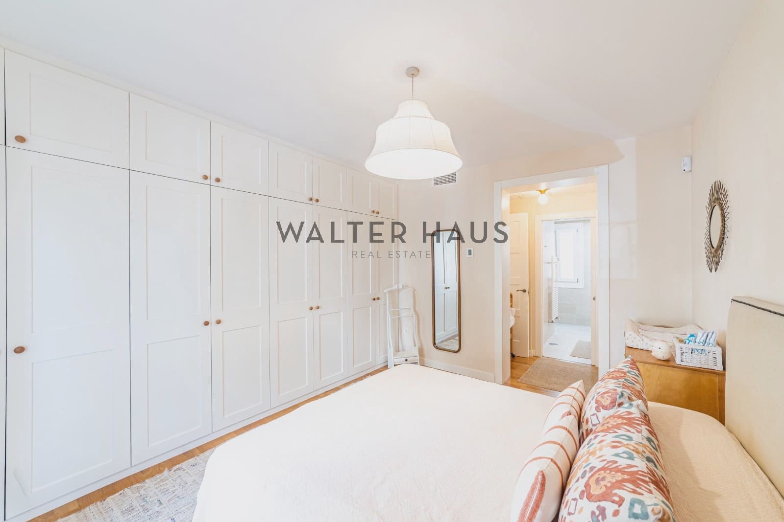 2 bedroom Flat for sale in Madrid city - € 980,000 (Ref: 10101234)