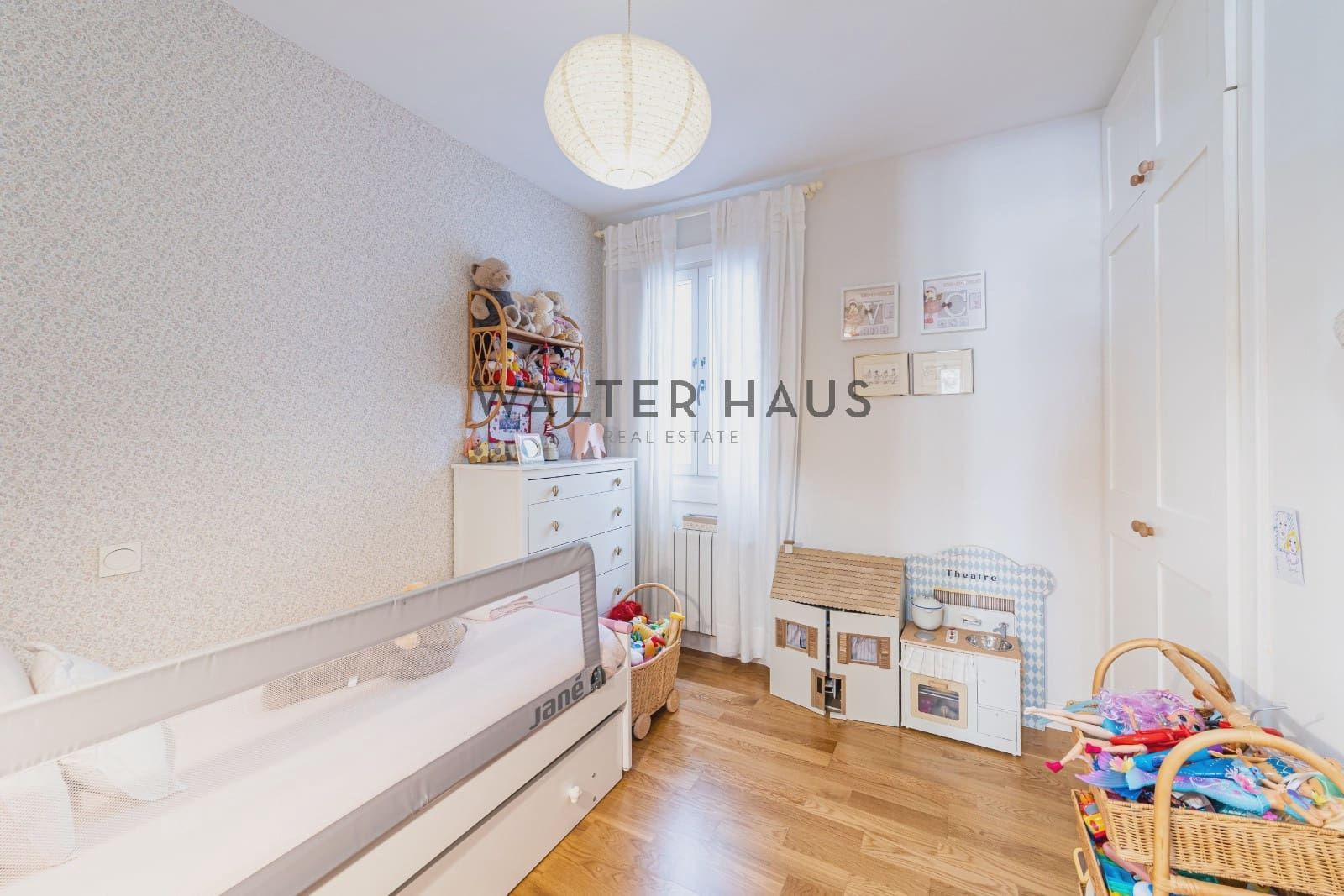 2 bedroom Flat for sale in Madrid city - € 980,000 (Ref: 10101234)