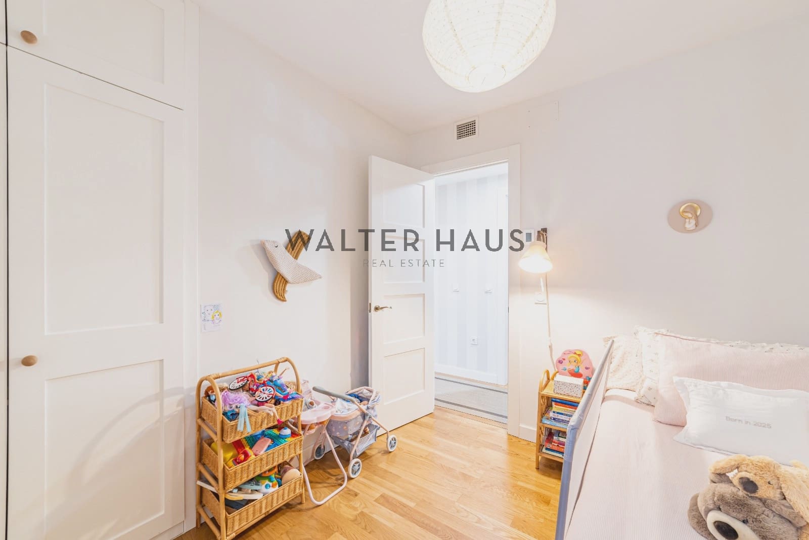 2 bedroom Flat for sale in Madrid city - € 980,000 (Ref: 10101234)