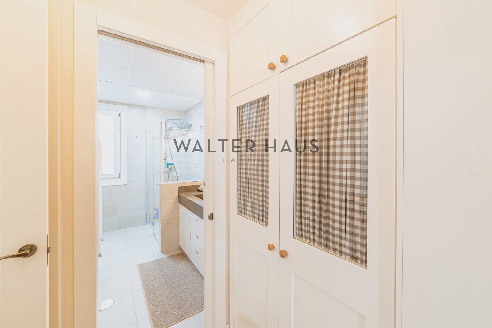 2 bedroom Flat for sale in Madrid city - € 980,000 (Ref: 10101234)