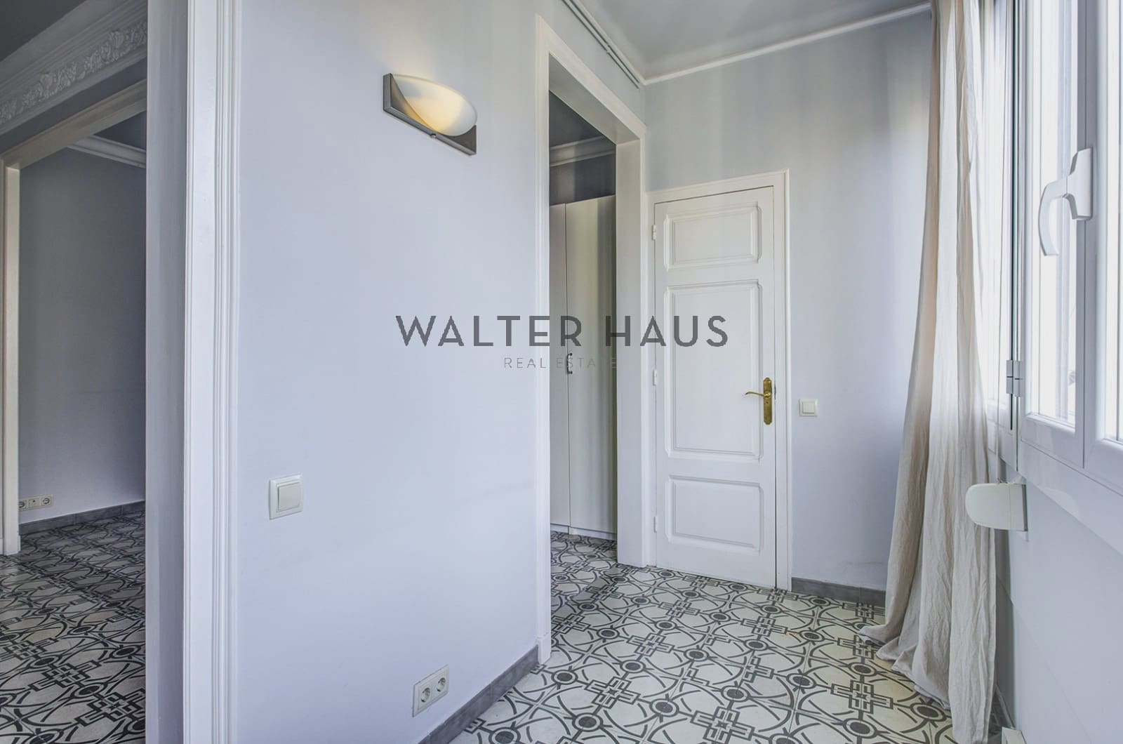 3 bedroom Flat for sale in Barcelona city - € 830,000 (Ref: 10113325)