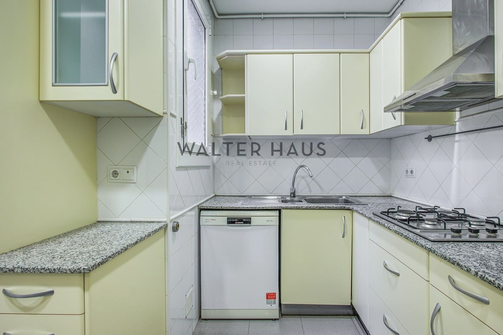 3 bedroom Flat for sale in Barcelona city - € 830,000 (Ref: 10113325)