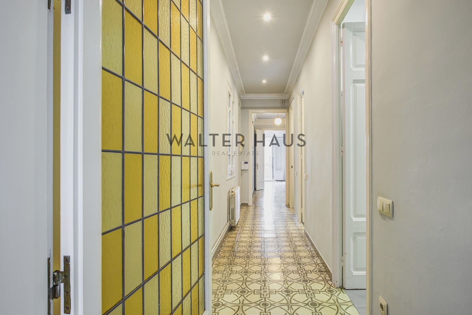 3 bedroom Flat for sale in Barcelona city - € 830,000 (Ref: 10113325)