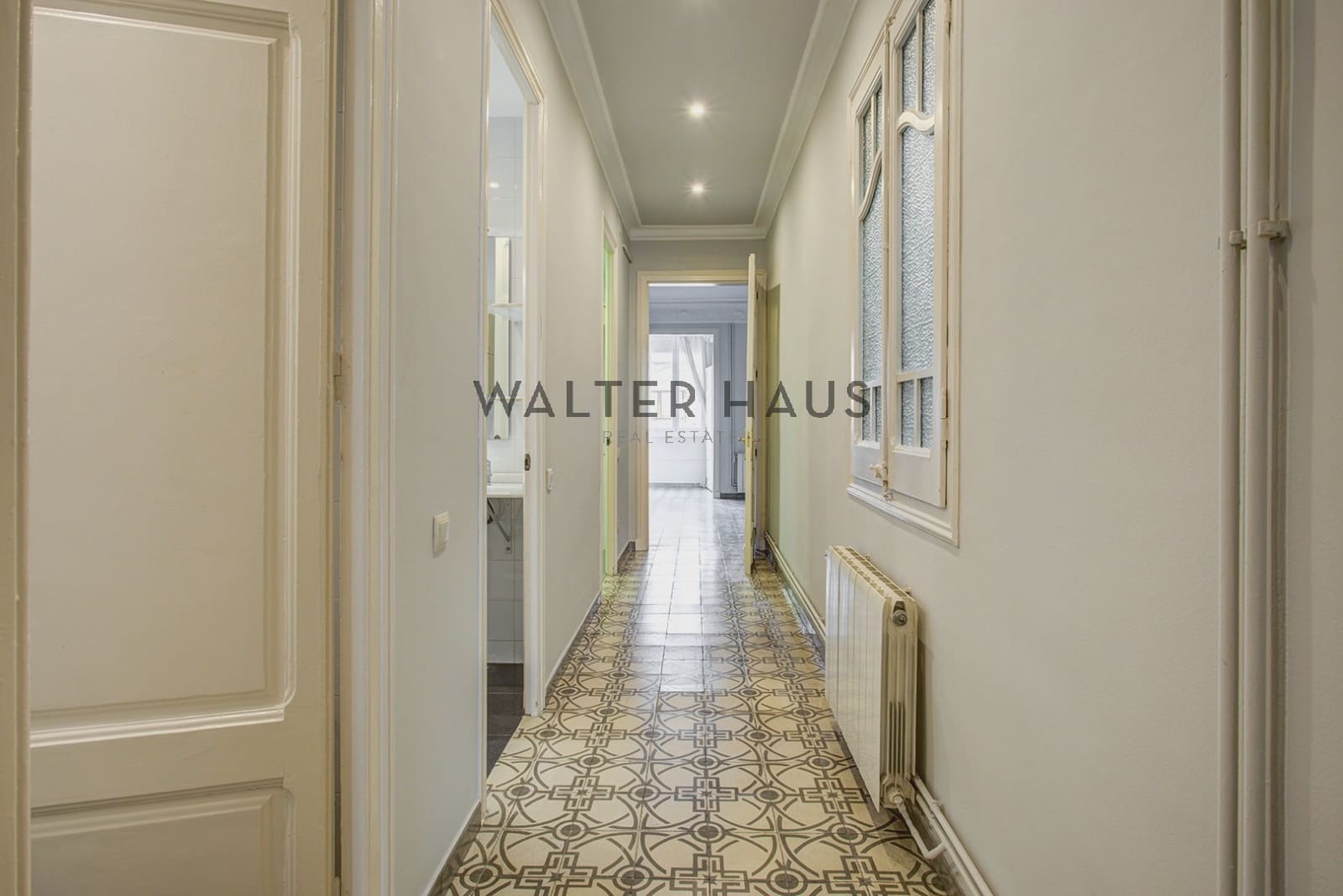 3 bedroom Flat for sale in Barcelona city - € 830,000 (Ref: 10113325)
