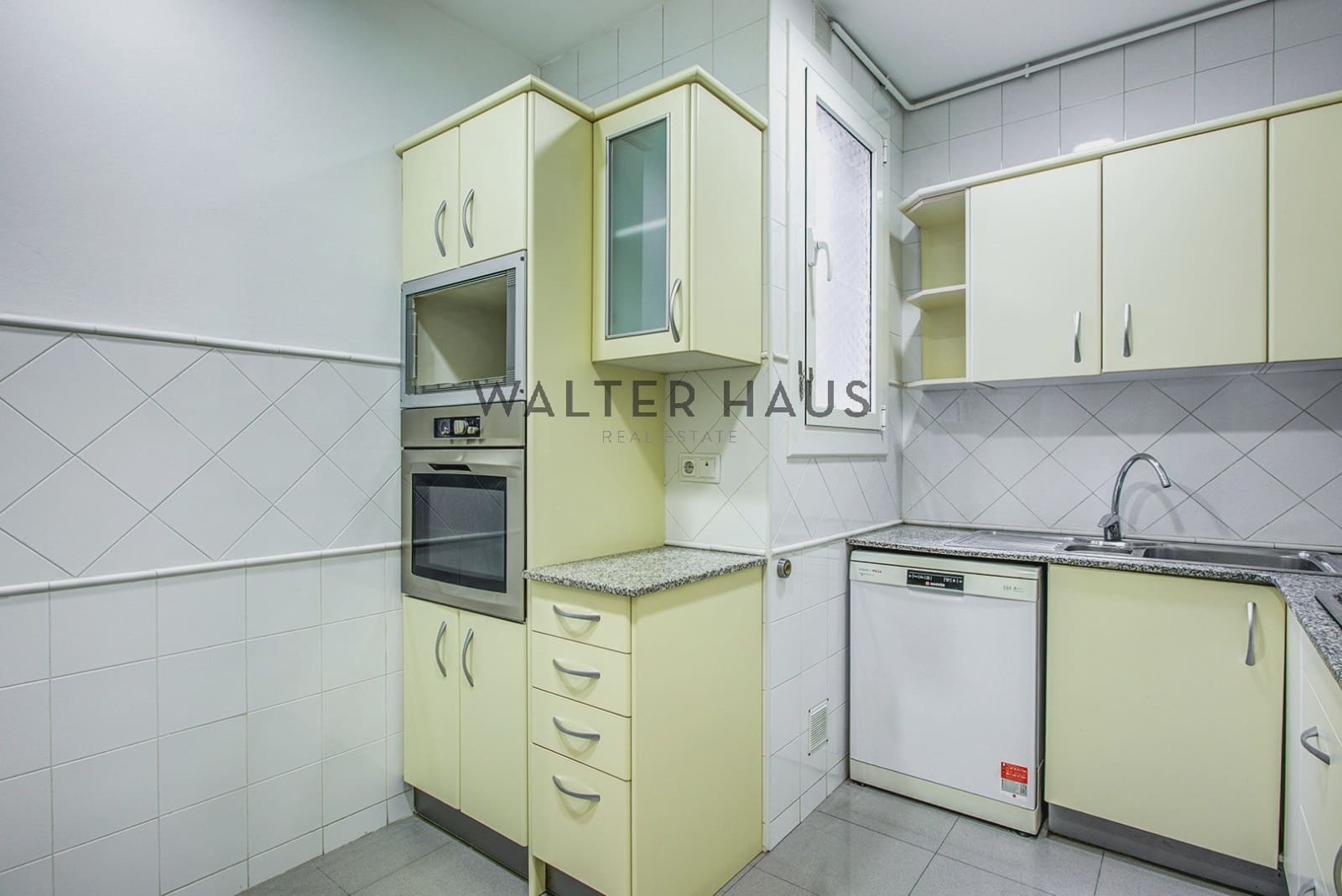 3 bedroom Flat for sale in Barcelona city - € 830,000 (Ref: 10113325)