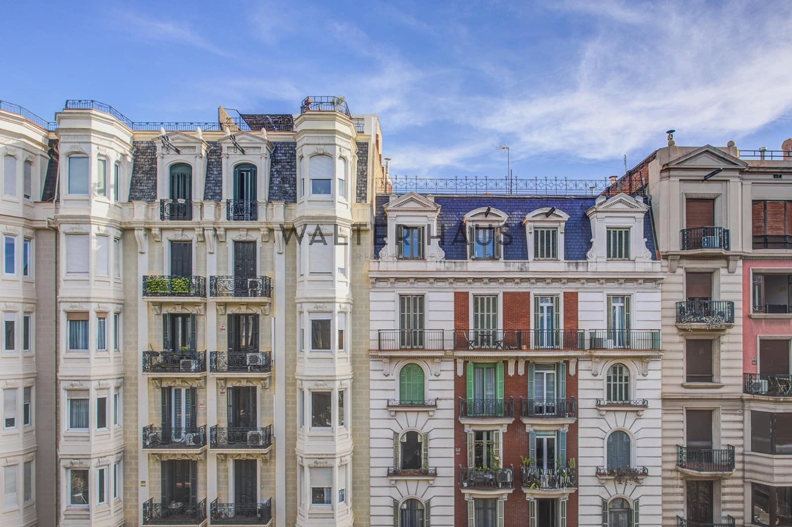 3 bedroom Flat for sale in Barcelona city - € 830,000 (Ref: 10113325)