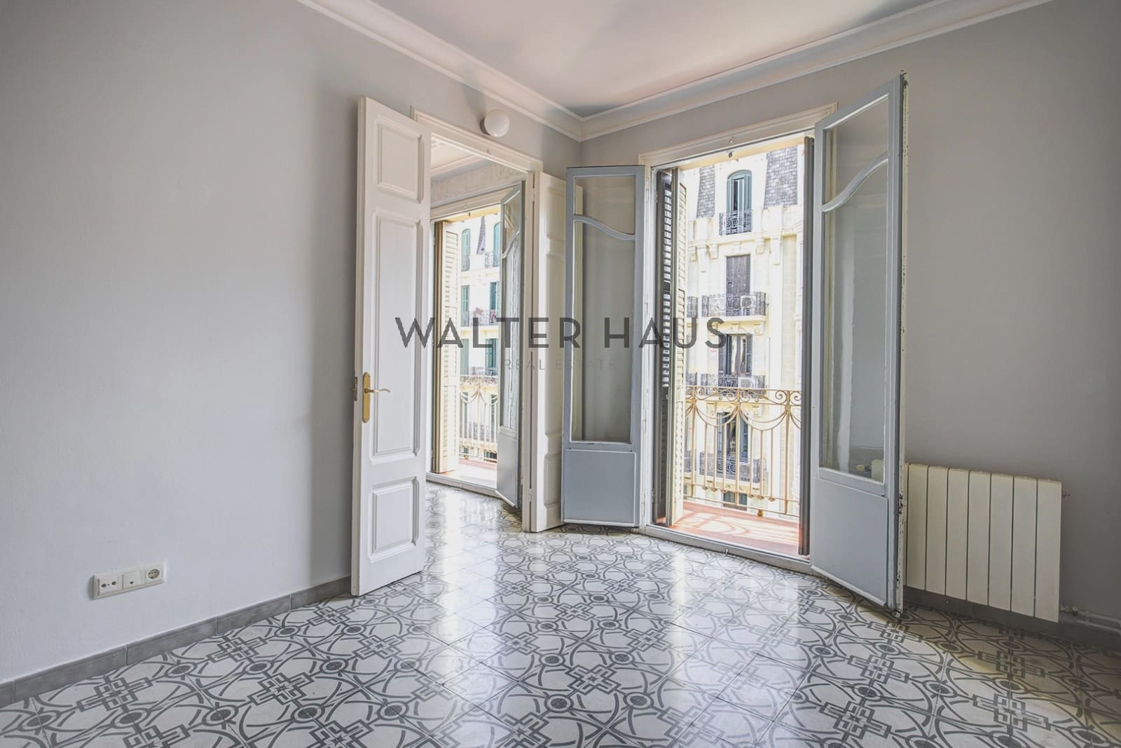 3 bedroom Flat for sale in Barcelona city - € 830,000 (Ref: 10113325)