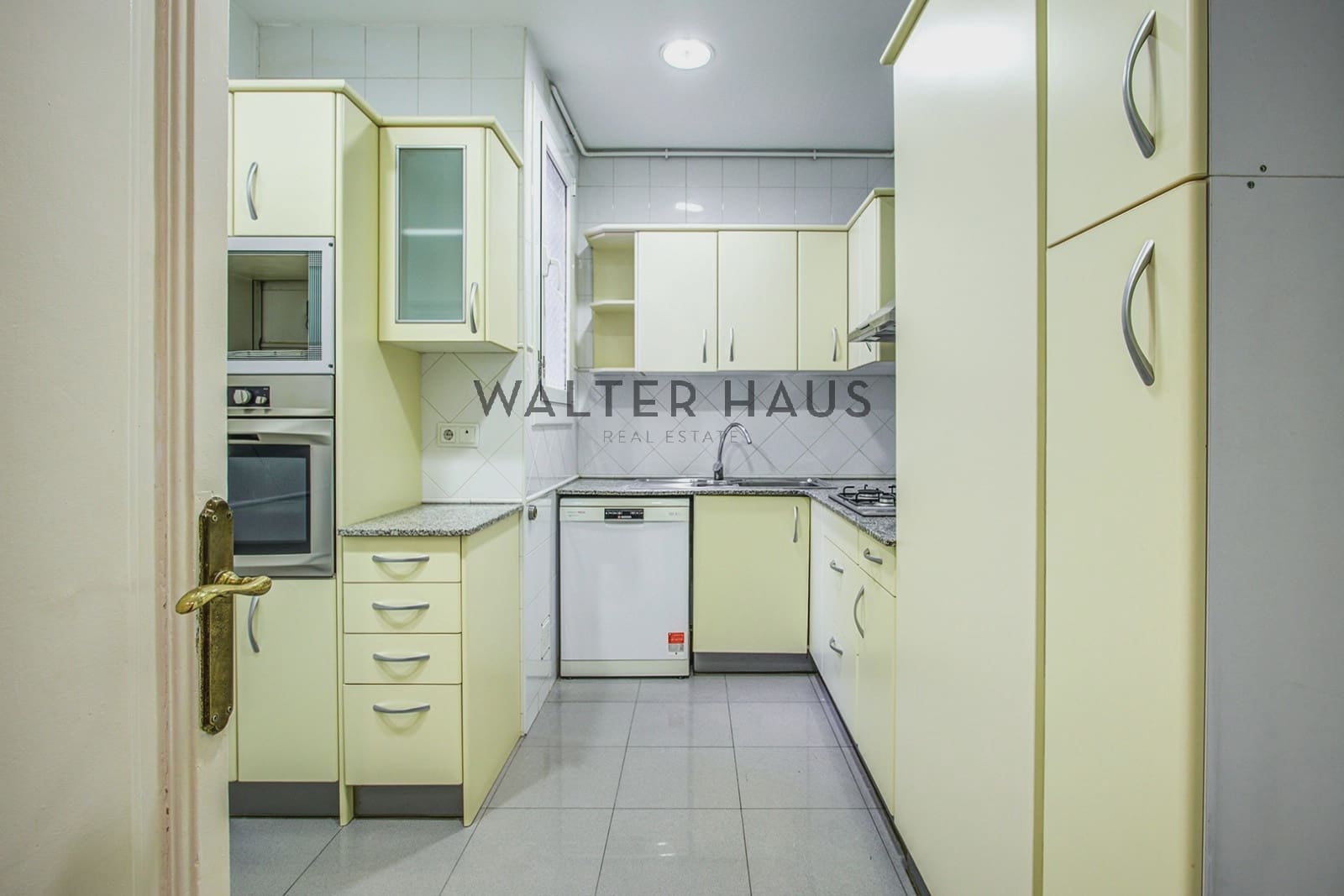 3 bedroom Flat for sale in Barcelona city - € 830,000 (Ref: 10113325)