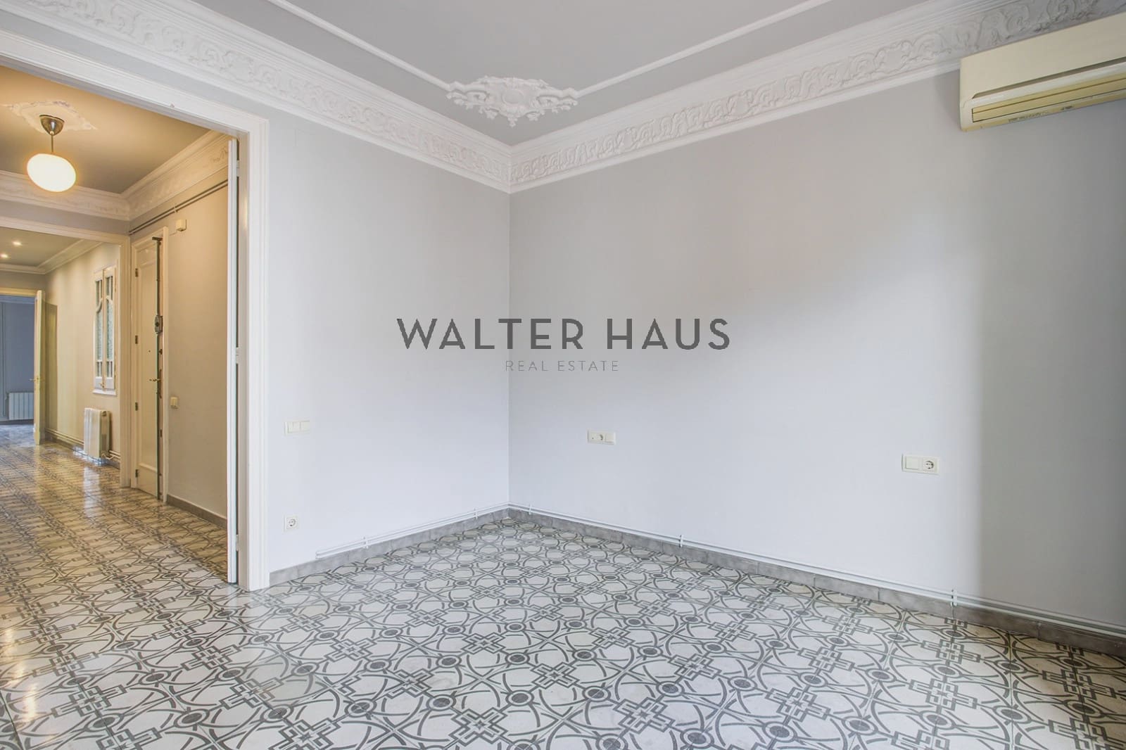 3 bedroom Flat for sale in Barcelona city - € 830,000 (Ref: 10113325)