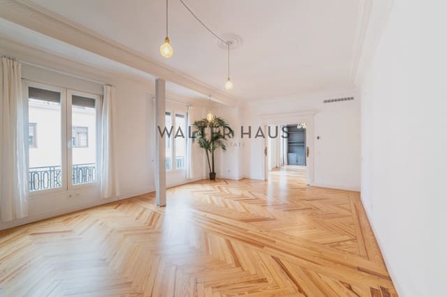 3 bedroom Flat for rent in Almagro, Madrid city - € 4,500 (Ref: 10118440)