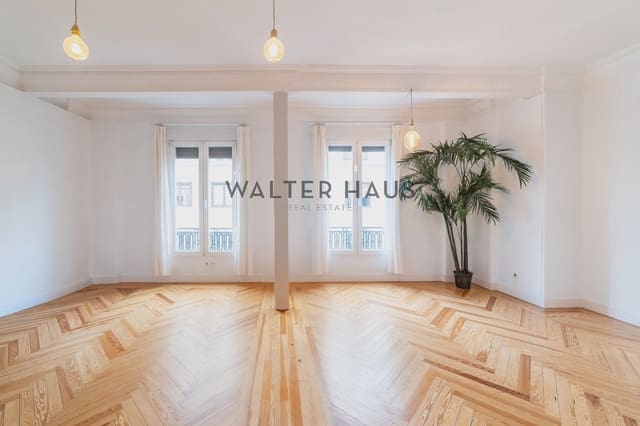 3 bedroom Flat for rent in Almagro, Madrid city - € 4,500 (Ref: 10118440)