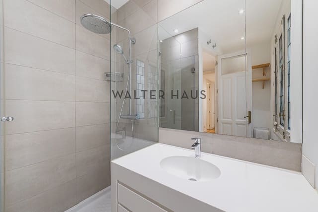 3 bedroom Flat for rent in Almagro, Madrid city - € 4,500 (Ref: 10118440)