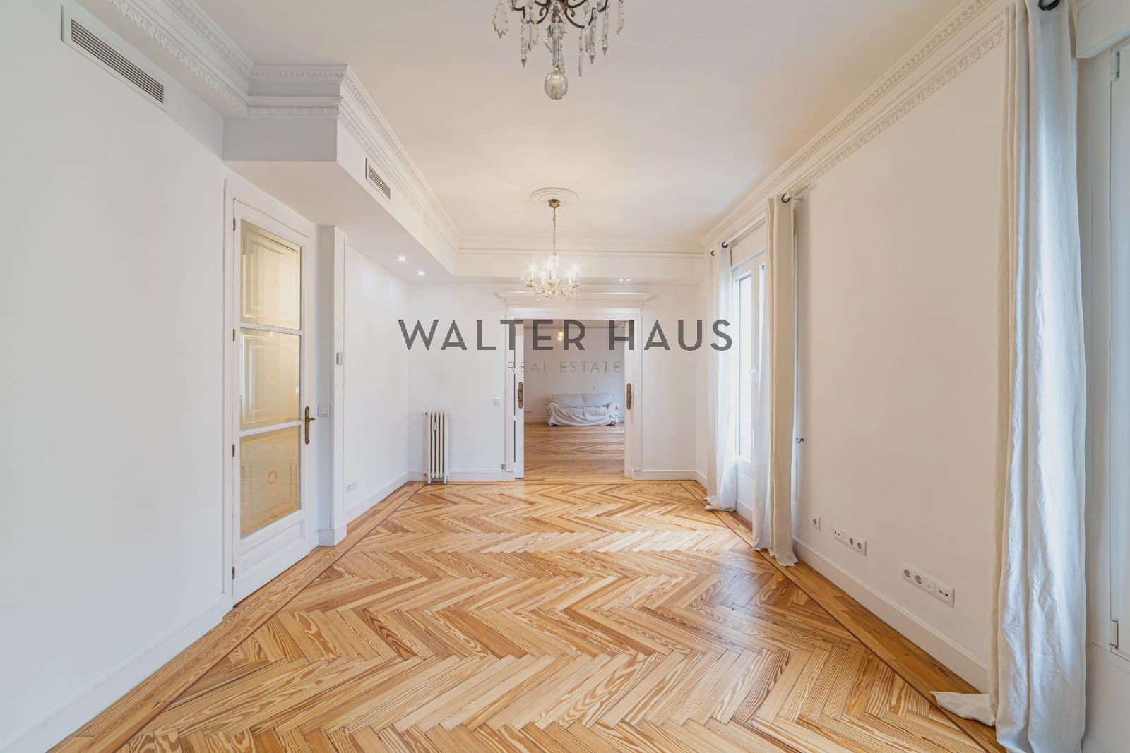 3 bedroom Flat for rent in Madrid city - € 4,500 (Ref: 10118440)