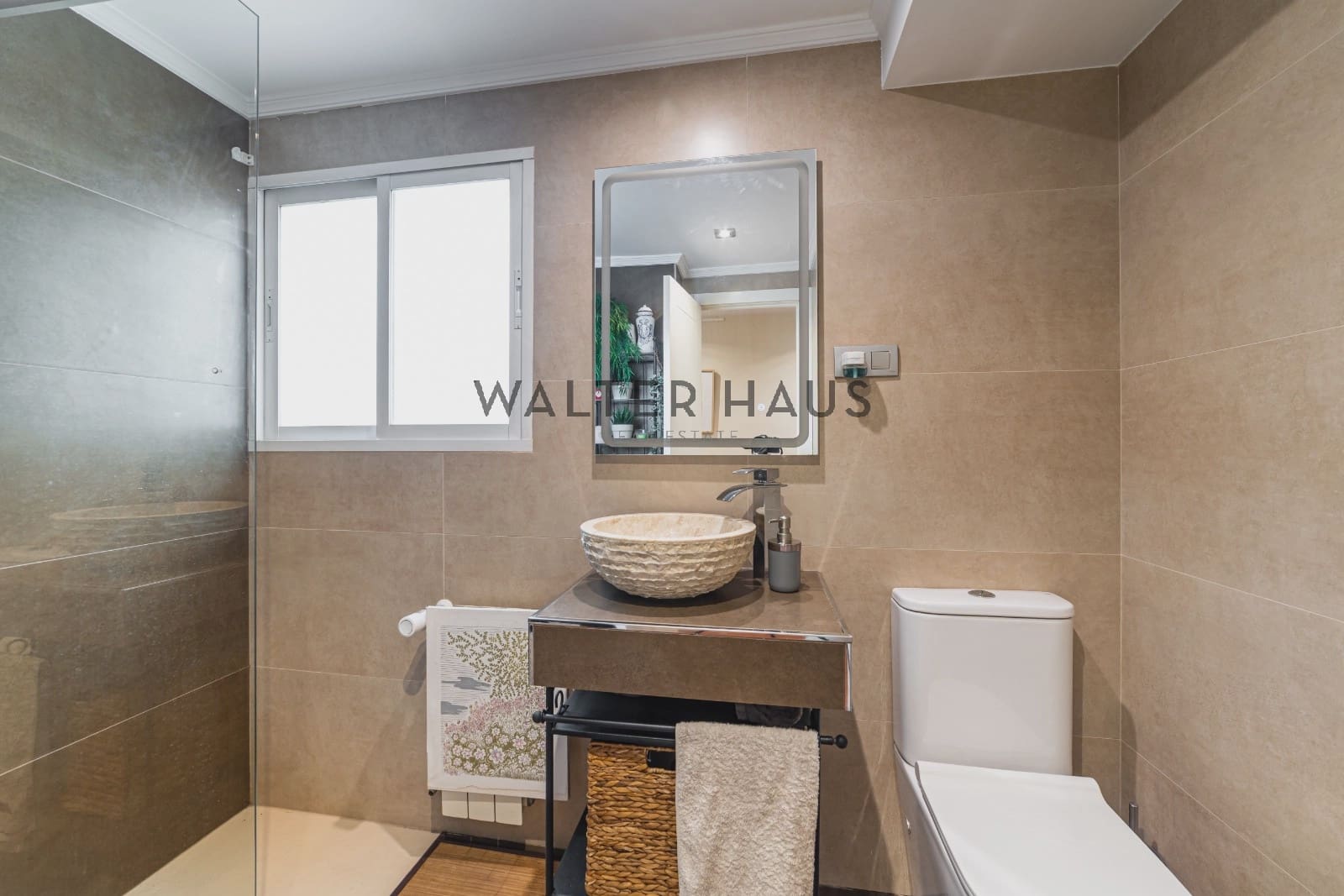 4 bedroom Flat for sale in Madrid city with pool garage - € 1,239,000 (Ref: 10125034)
