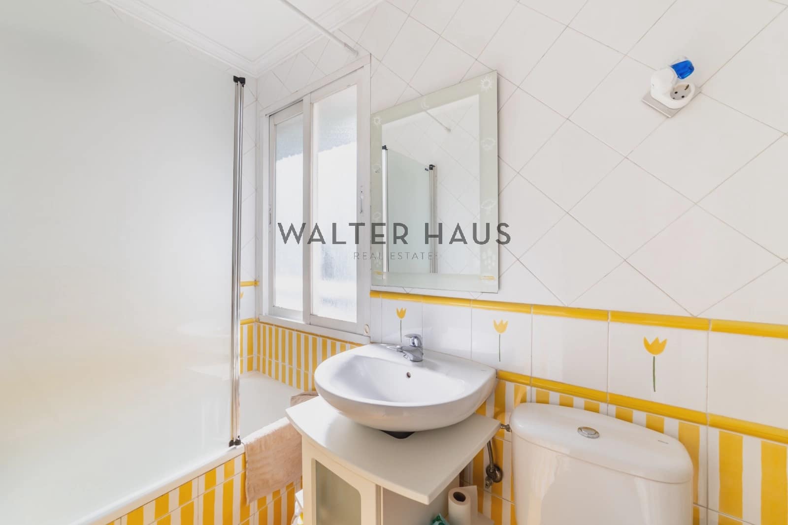4 bedroom Flat for sale in Madrid city with pool garage - € 1,239,000 (Ref: 10125034)