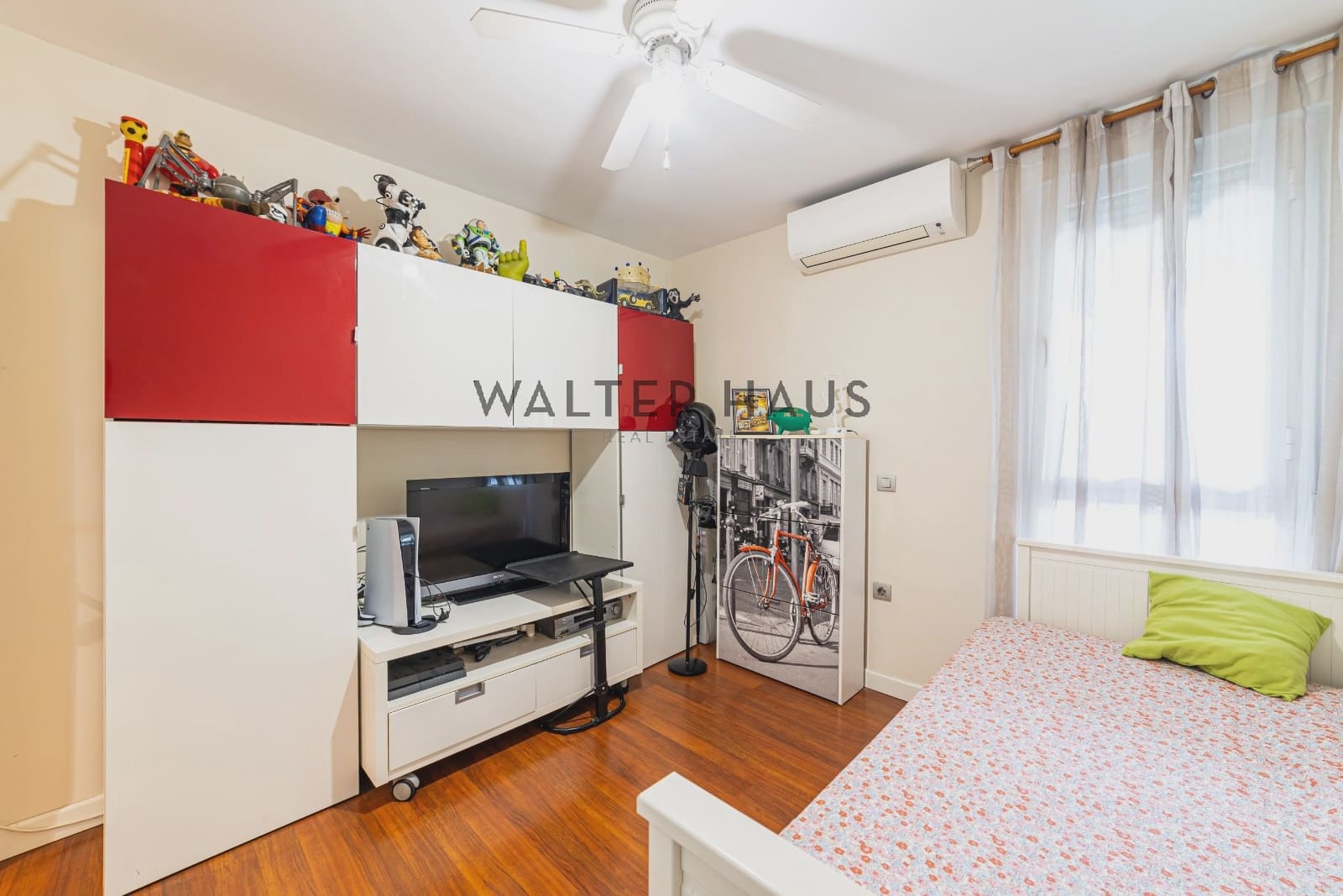 4 bedroom Flat for sale in Madrid city with pool garage - € 1,239,000 (Ref: 10125034)