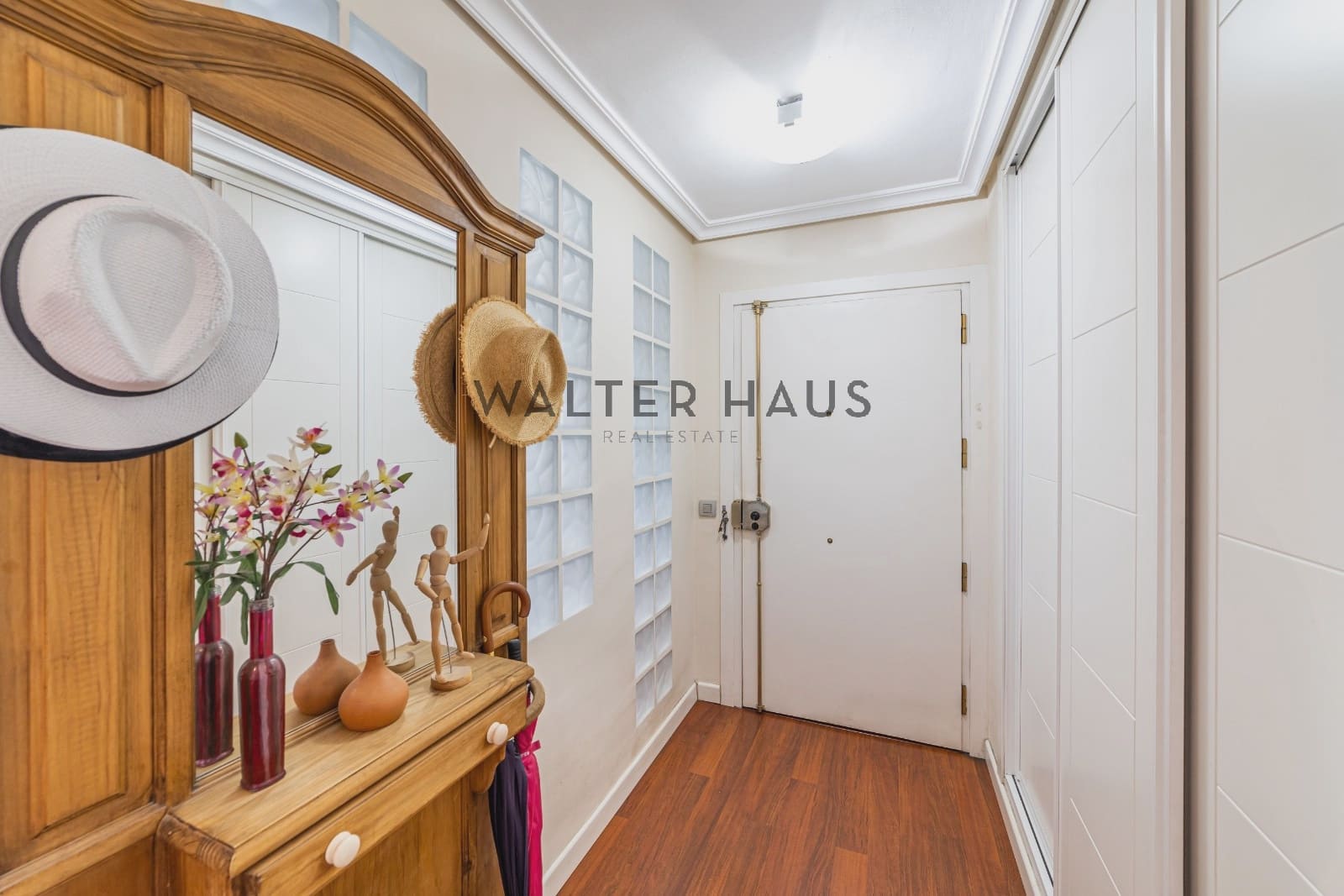 4 bedroom Flat for sale in Madrid city with pool garage - € 1,239,000 (Ref: 10125034)