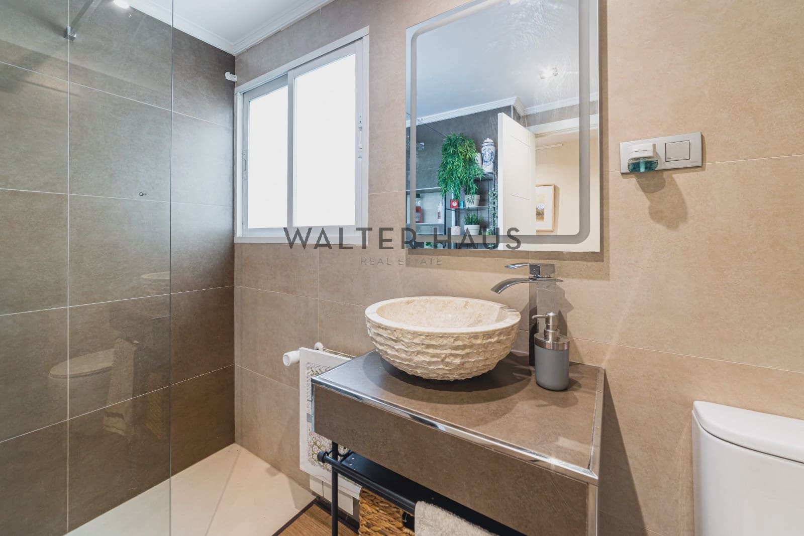 4 bedroom Flat for sale in Madrid city with pool garage - € 1,239,000 (Ref: 10125034)