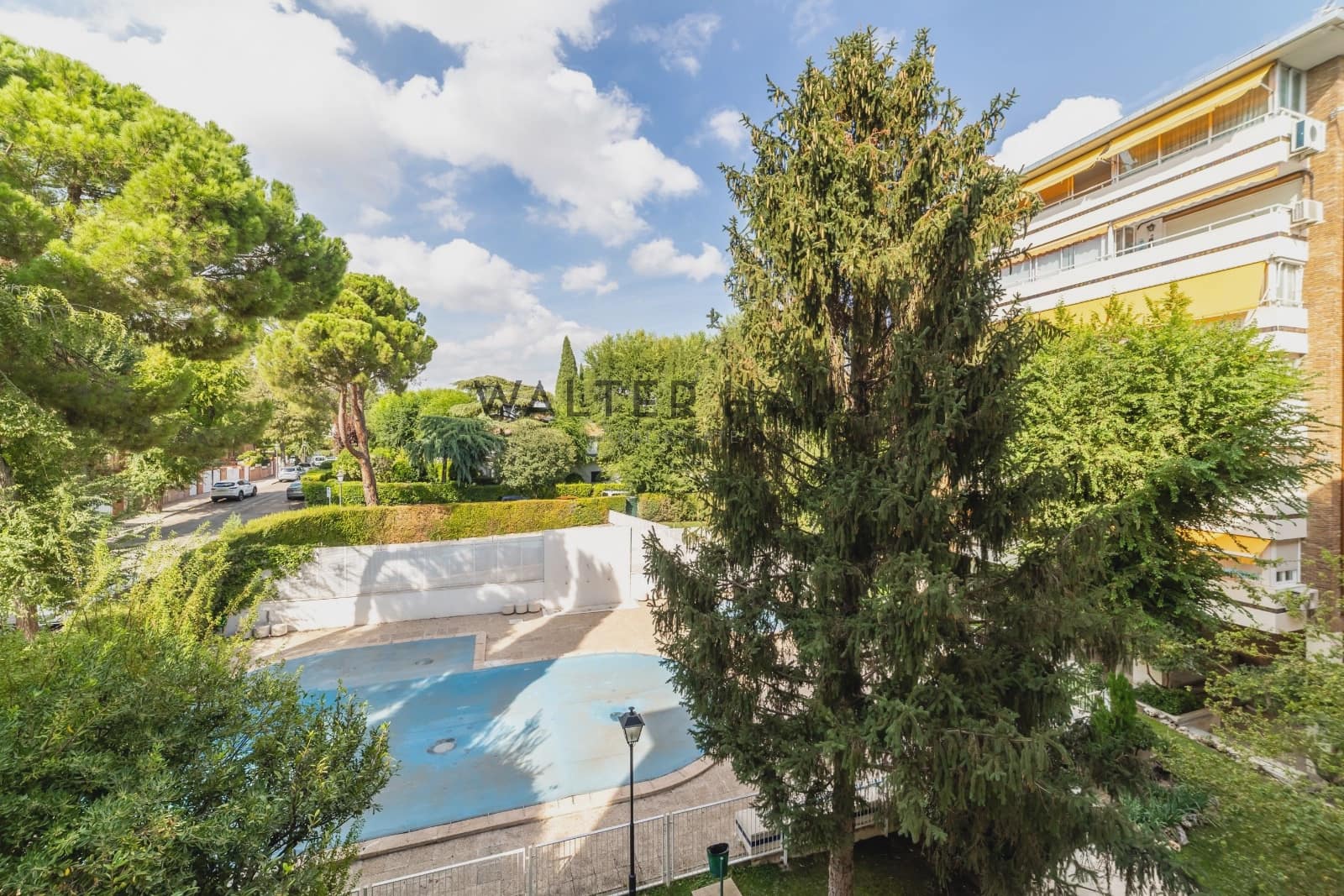 4 bedroom Flat for sale in Madrid city with pool garage - € 1,239,000 (Ref: 10125034)