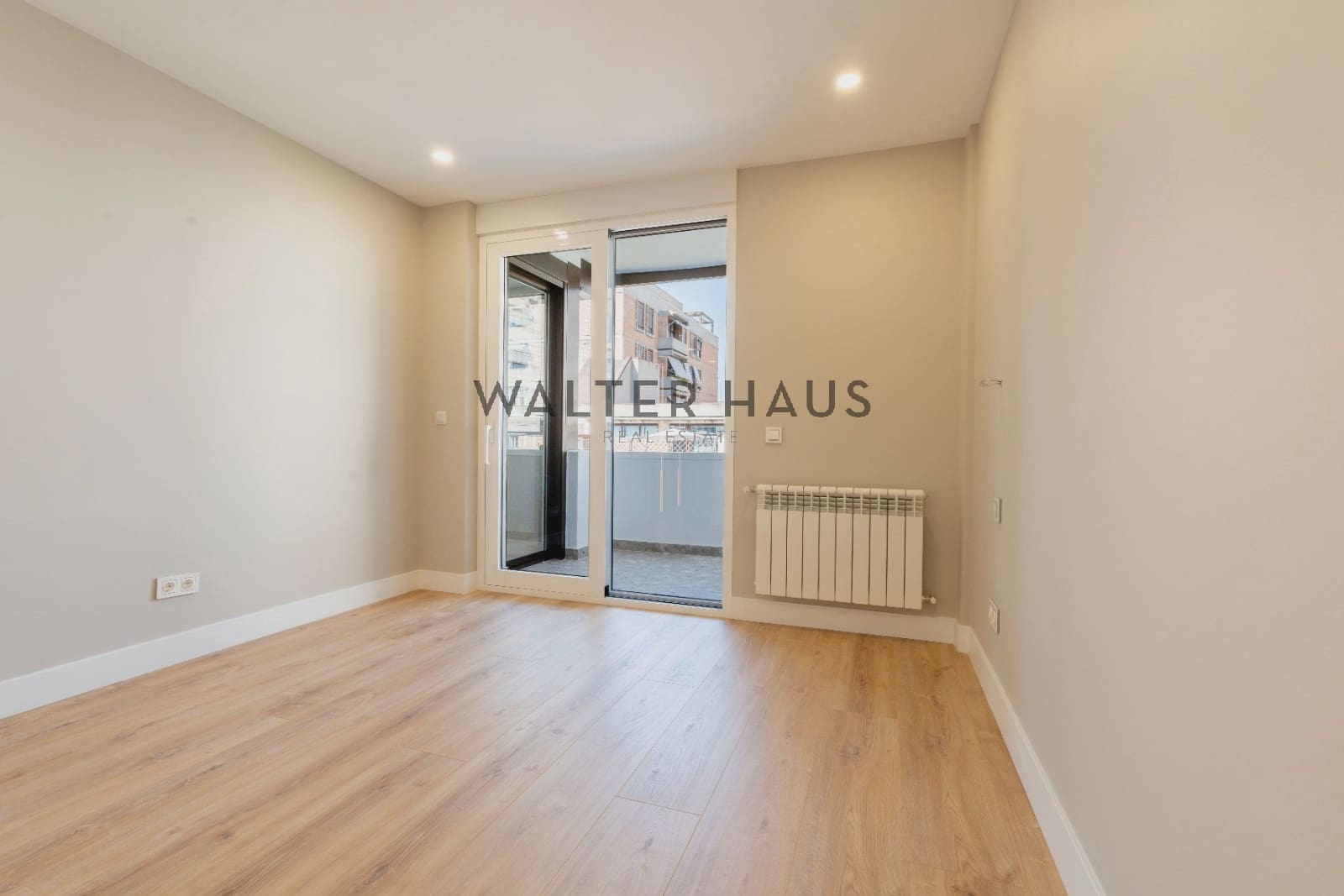 3 bedroom Flat for sale in Madrid city with garage - € 1,360,000 (Ref: 10130458)