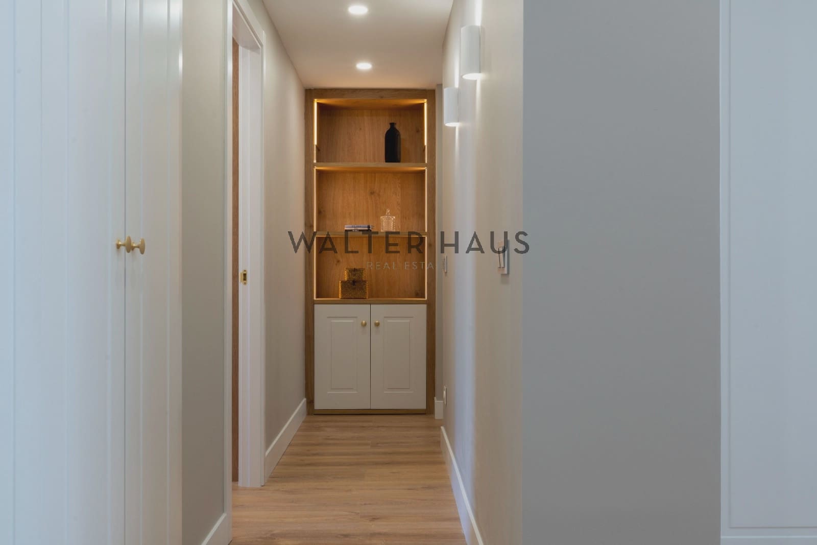 3 bedroom Flat for sale in Madrid city with garage - € 1,360,000 (Ref: 10130458)