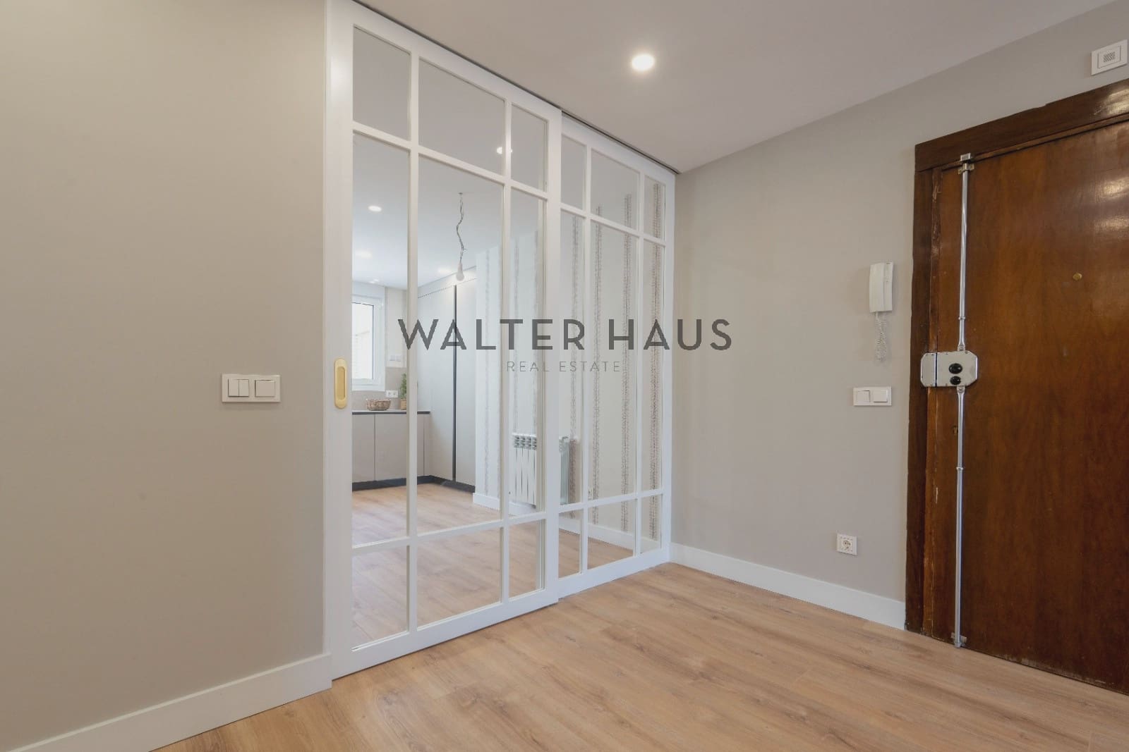 3 bedroom Flat for sale in Madrid city with garage - € 1,360,000 (Ref: 10130458)