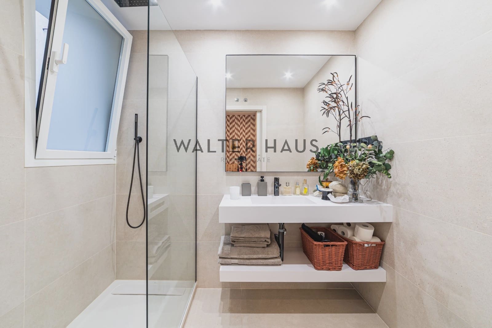 2 bedroom Flat for sale in Madrid city - € 1,450,000 (Ref: 10130460)