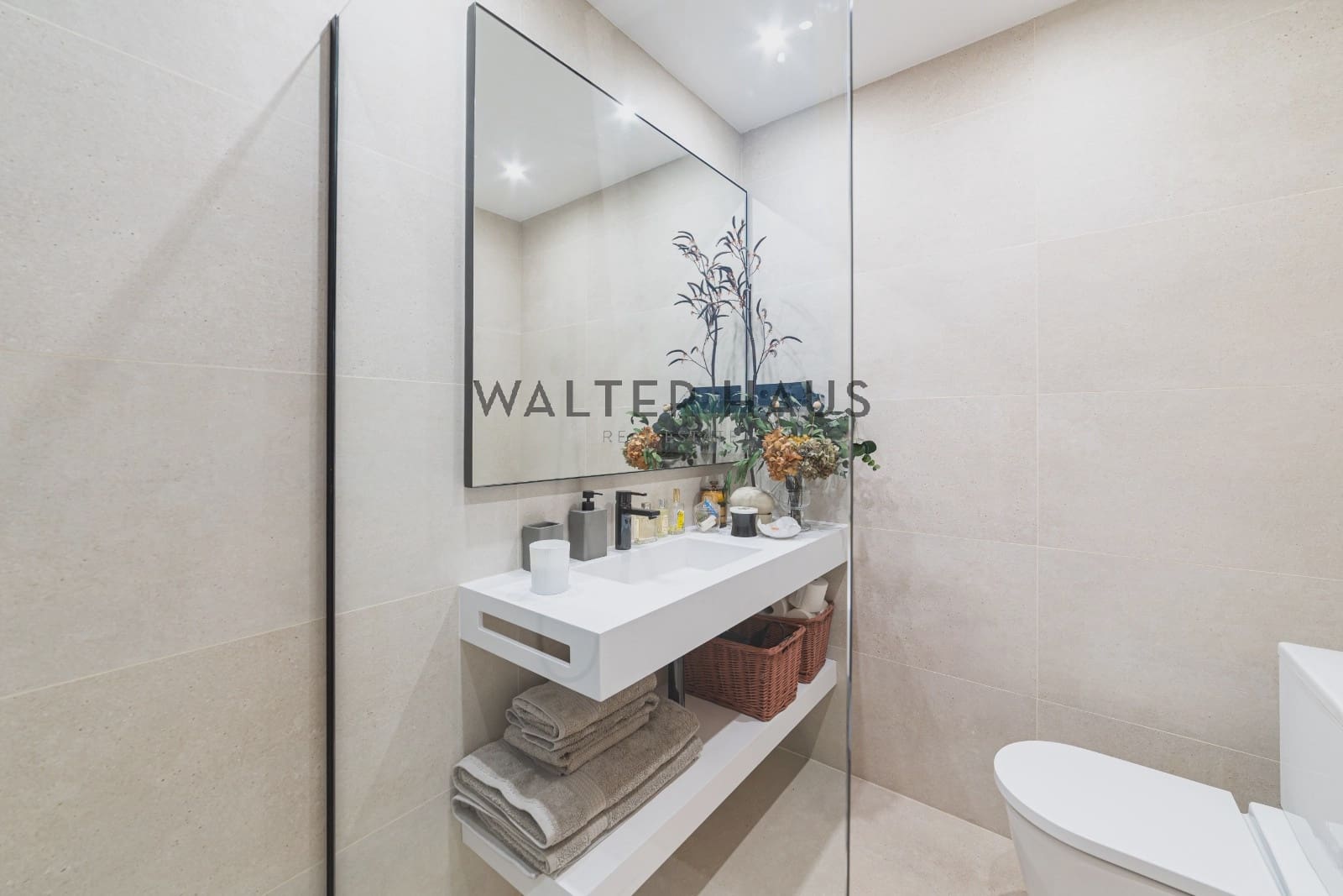 2 bedroom Flat for sale in Madrid city - € 1,450,000 (Ref: 10130460)