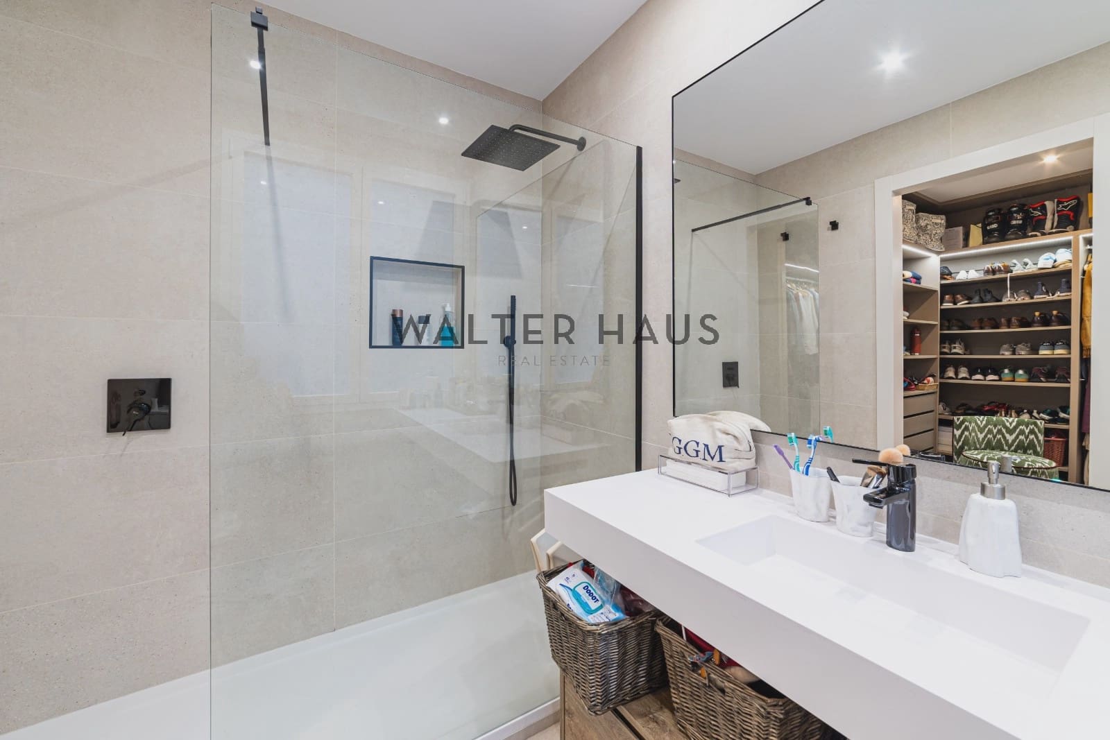 2 bedroom Flat for sale in Madrid city - € 1,450,000 (Ref: 10130460)