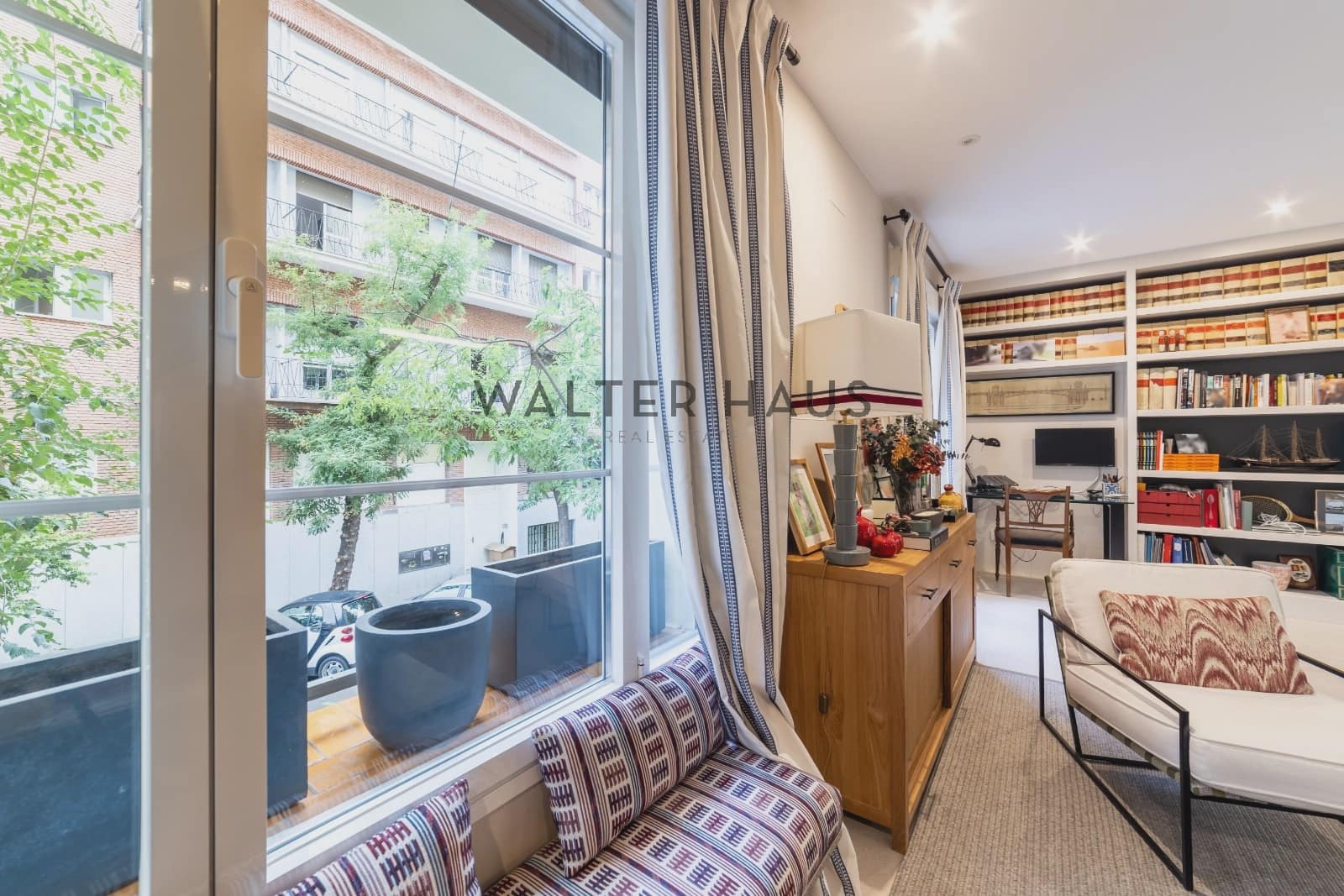 2 bedroom Flat for sale in Madrid city - € 1,450,000 (Ref: 10130460)