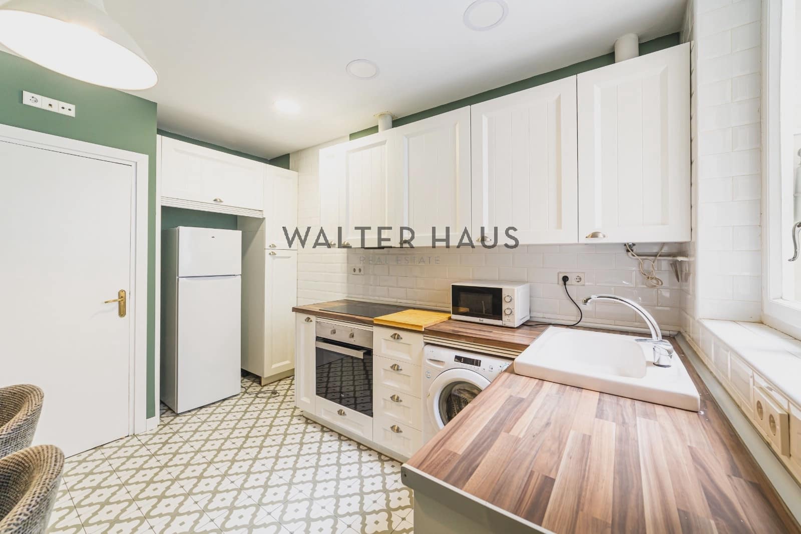 3 bedroom Flat for rent in Madrid city - € 4,200 (Ref: 10130972)