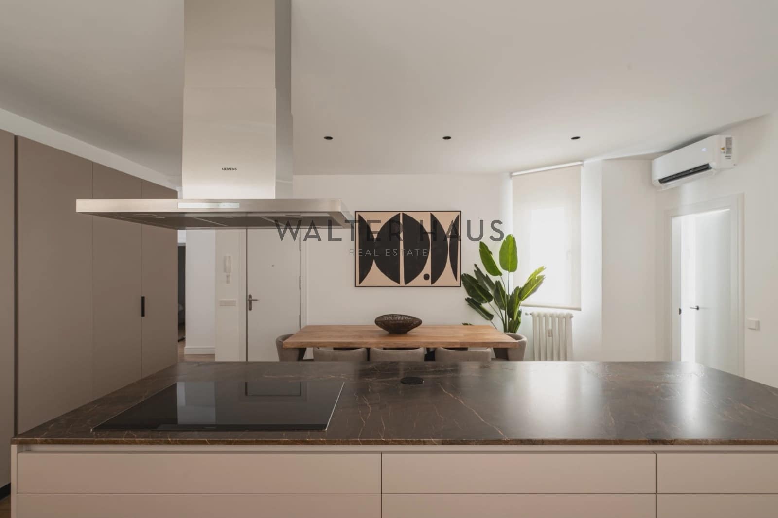 4 sovrum Takvåning att hyra i Madrid stad - 11 200 € (Ref: 10147948)
