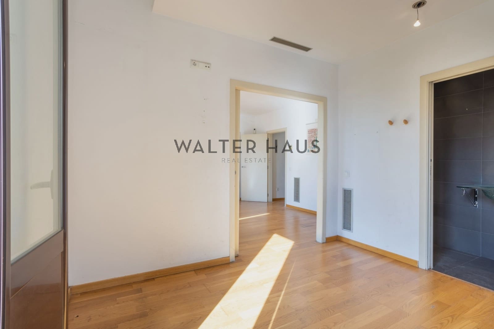 2 slaapkamer Flat te koop in Barcelona stad - € 695.000 (Ref: 10156953)