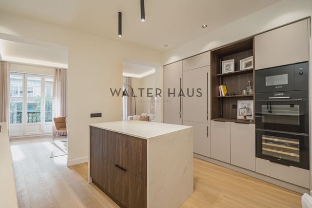 Piso de 3 habitaciones en Universidad, Madrid ciudad en venta - 1.370.000 € (Ref: 10163838)