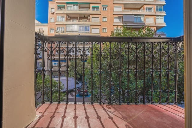 Piso de 3 habitaciones en Universidad, Madrid ciudad en venta - 1.370.000 € (Ref: 10163838)