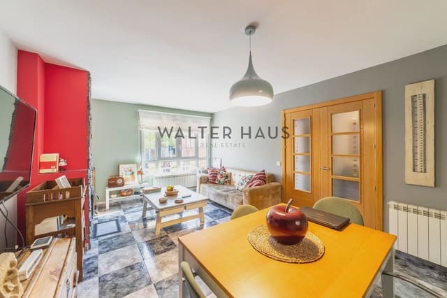 3 soveværelse Villa til salg i Madrid by med swimmingpool garage - € 520.000 (Ref: 10165583)