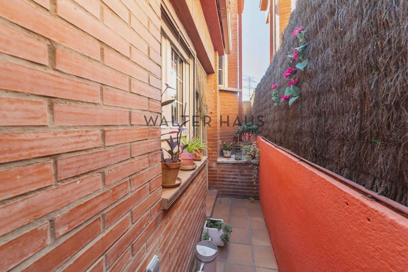 3 bedroom Villa for sale in Madrid city with pool garage - € 520,000 (Ref: 10165583)