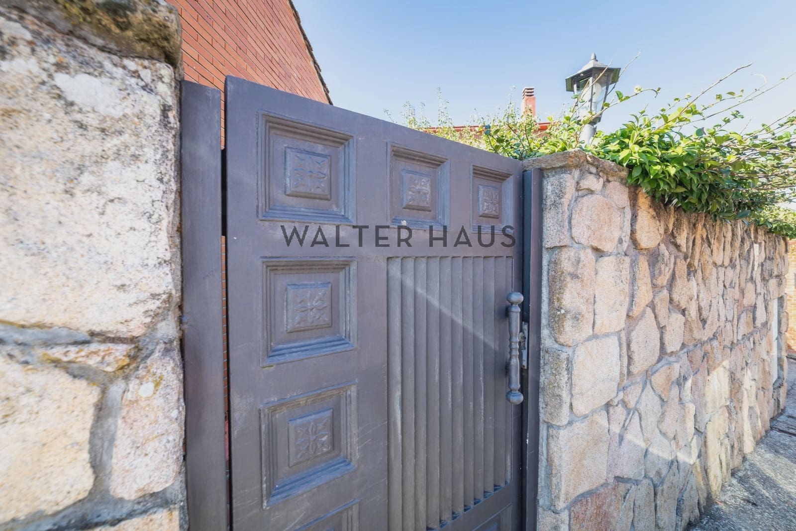 3 bedroom Villa for sale in Madrid city with pool garage - € 520,000 (Ref: 10165583)