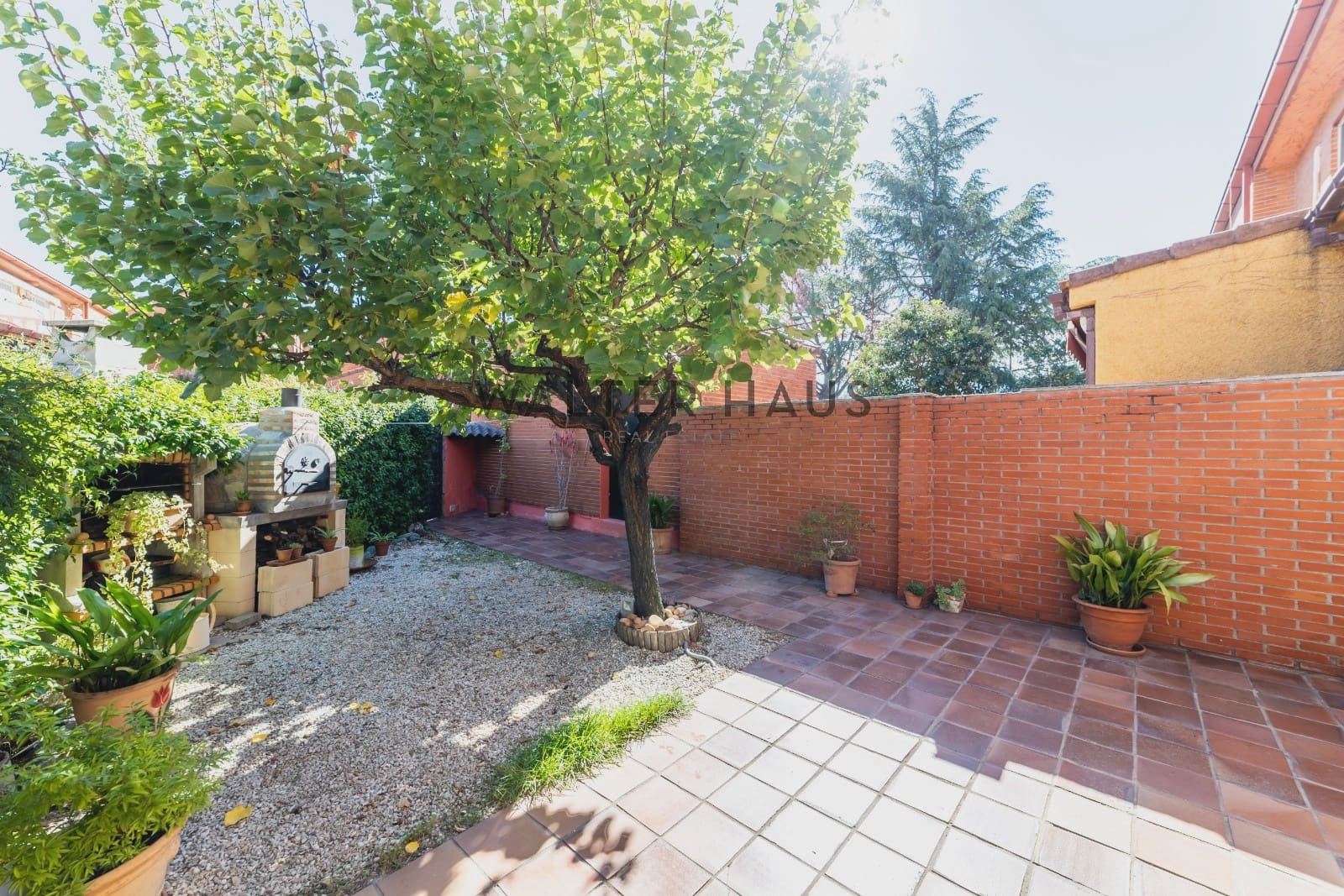 3 bedroom Villa for sale in Madrid city with pool garage - € 520,000 (Ref: 10165583)