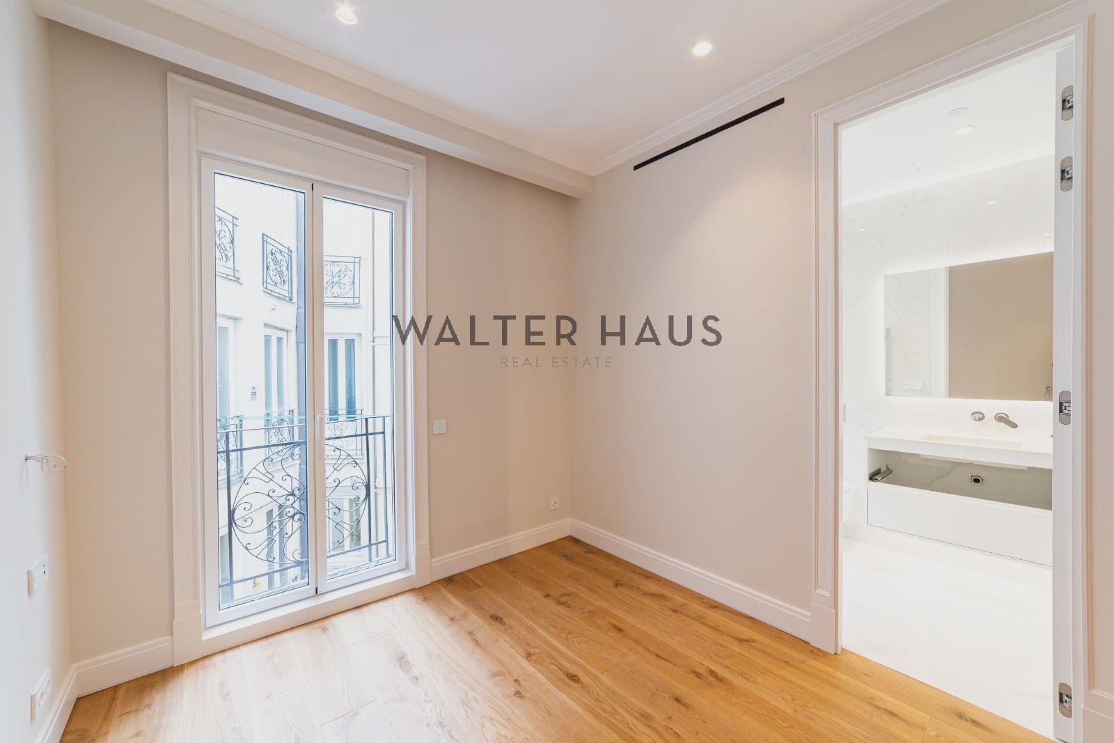 4 bedroom Flat for sale in Madrid city - € 3,750,000 (Ref: 10167575)