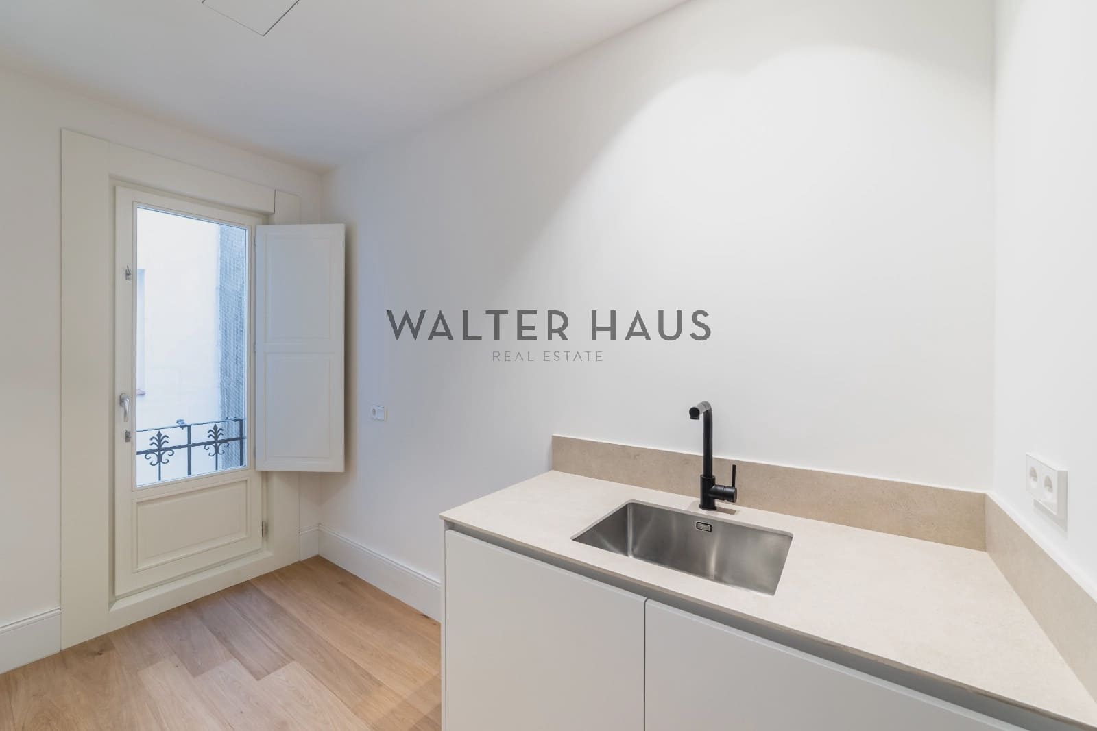 3 slaapkamer Flat te koop in Madrid stad - € 4.100.000 (Ref: 10172342)