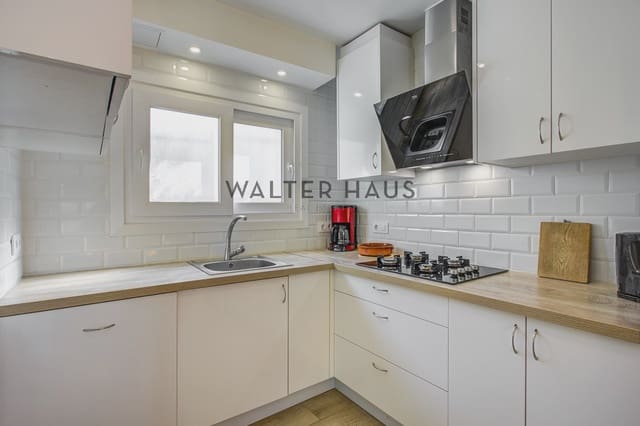 3 makuuhuone Huvila myytävänä paikassa Santa Cristina d'Aro mukana 
autotalli - 330 000 € (Ref: 10172343)