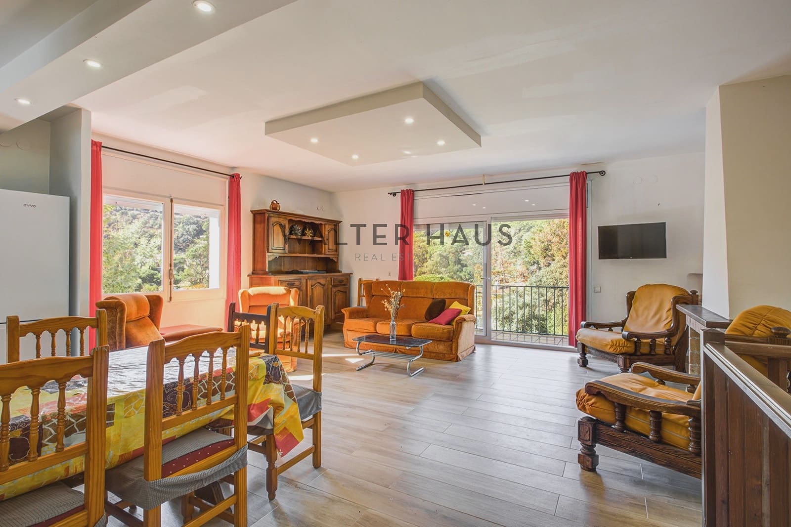 3 bedroom Villa for sale in Santa Cristina d'Aro with garage - € 330,000 (Ref: 10172343)