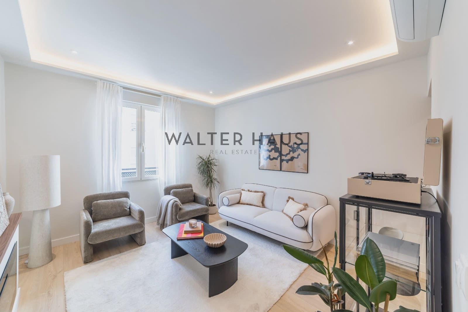 2 soveværelse Lejlighed til salg i Madrid by - € 1.375.000 (Ref: 10172345)