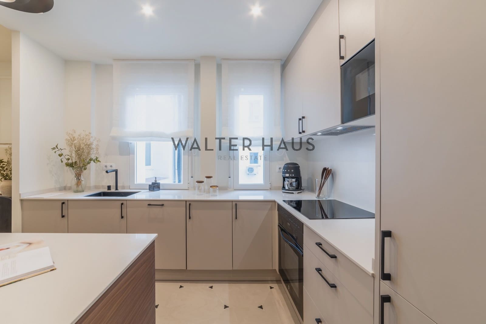 2 soveværelse Lejlighed til salg i Madrid by - € 1.375.000 (Ref: 10172345)