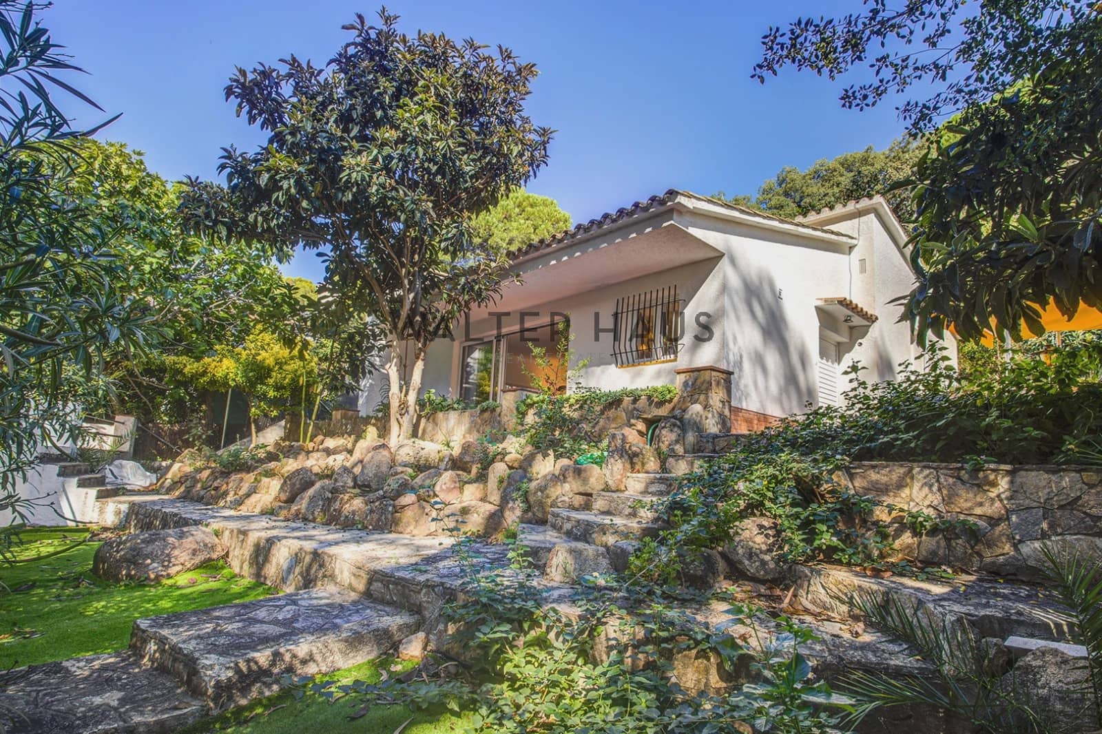 4 slaapkamer Villa te koop in Santa Cristina d'Aro met garage - € 450.000 (Ref: 10172346)