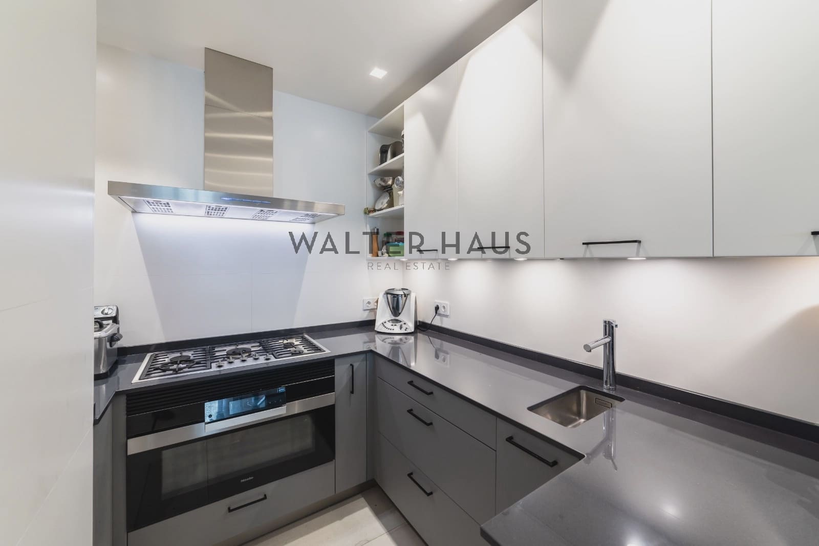 3 soverom Leilighet til salgs i Madrid by med garasje - € 2 350 000 (Ref: 10175650)